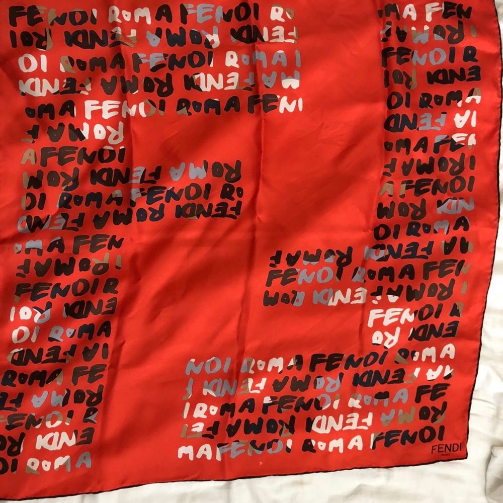 SOLD Fendi Roma Scarf - Picture 5 of 6
